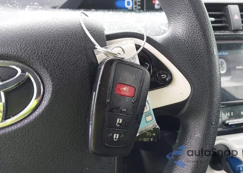 2016 Toyota Prius Two из США, поврежденный, VIN JTDKBRFU6G3500514